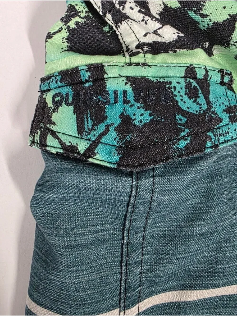 Quiksilver Boy's Board/Swim Shorts Teal, Green & Black, Size 3